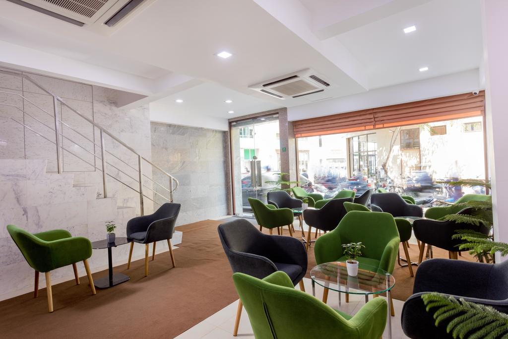 Novina Hotel Male Luaran gambar