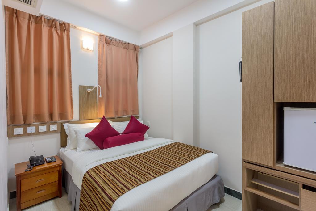 Novina Hotel Male Luaran gambar